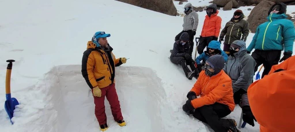 Capacitación en terreno nevado — EAAM