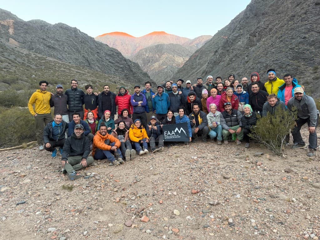 Equipo docente EAAM en la montaña